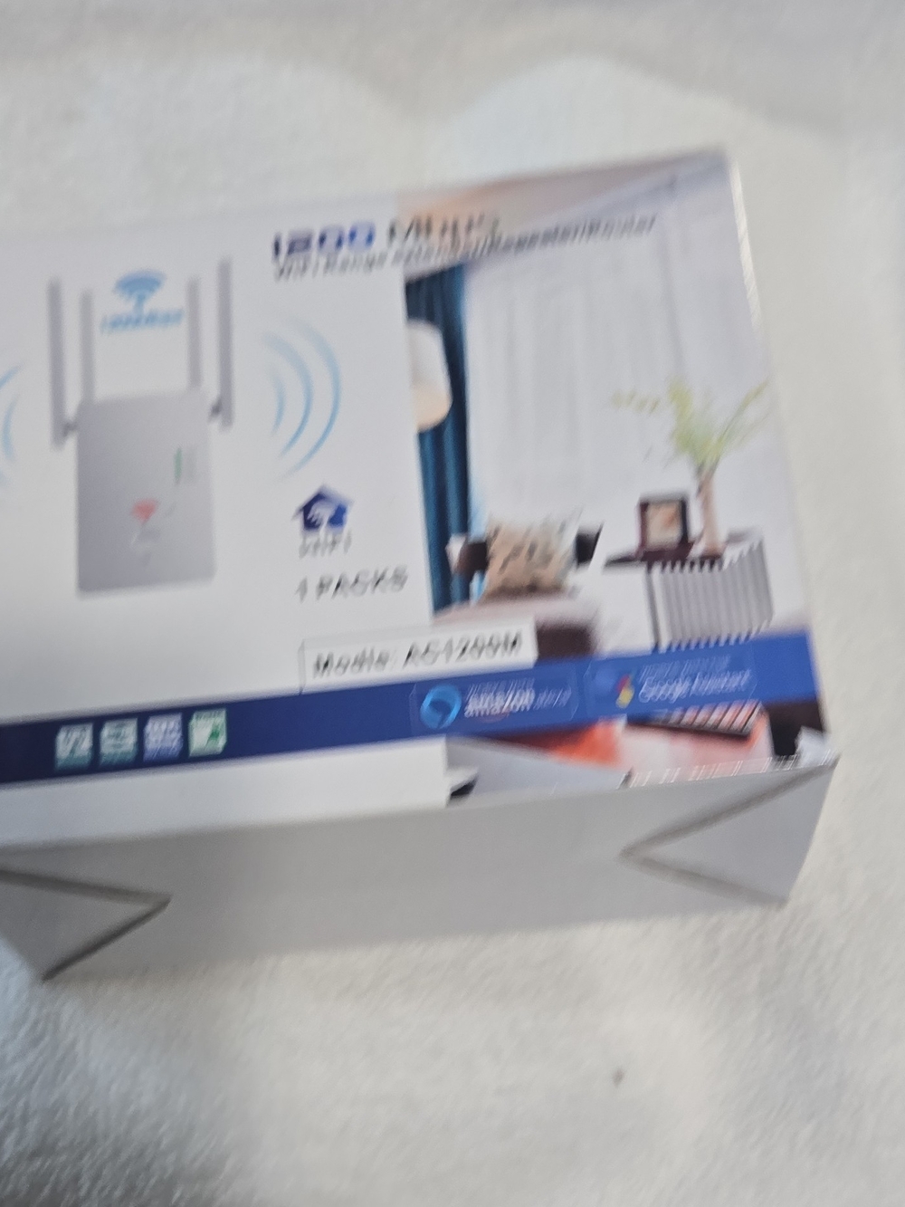 AC1200 Dual-Band WiFi Range Extender - White